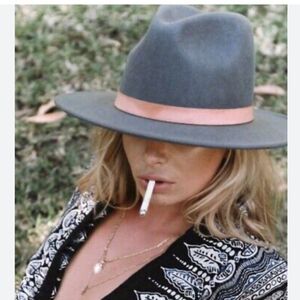 NWT LACK OF COLOR FREE PEOPLE GREY ROCCO HAT  Size Medium